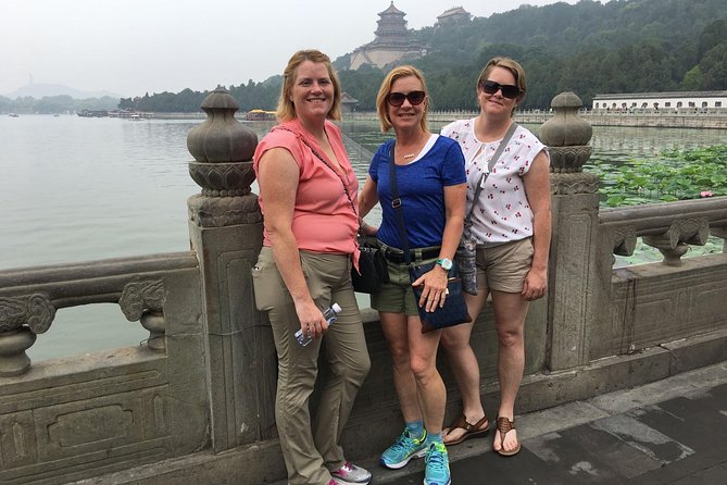 2-Day Beijing Sightseeing Highlights Combo Package with Lunch - Walking through the Forbidden City