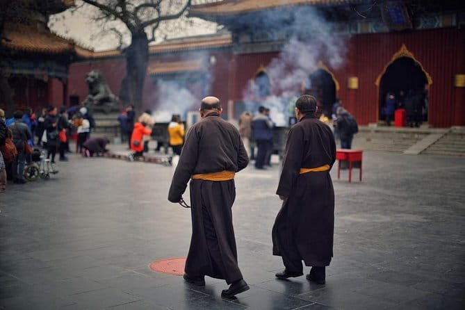 3-Hour Private Walking Tour including Monk Blessing Ceremony at Lama Temple - A private start, with transport costs made clear