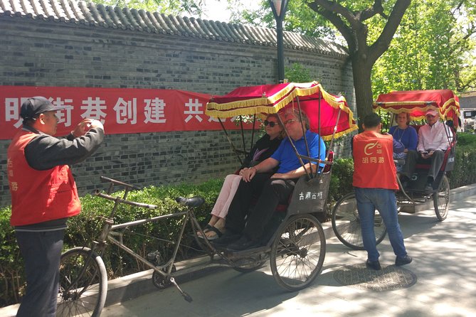 All-inclusive Private Day Trip: Hutongs, Lama Temple & Panda House with Lunch - Morning pandas at Xicheng’s Panda House