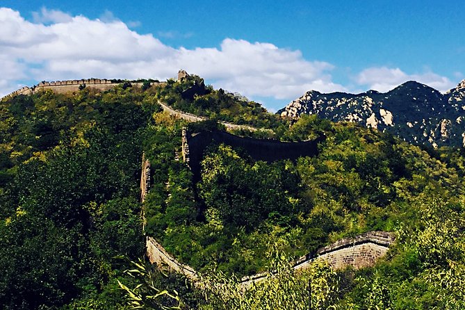 All Inclusive Private Hiking Tour from Huanghuacheng Water Great Wall to Xishuiyu - The guide makes the biggest difference