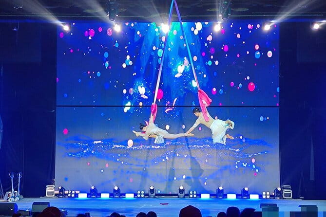 Beijing Acrobatic Show at Regal Palace Theatre (Qin Le Gong） - Who will enjoy this performance most