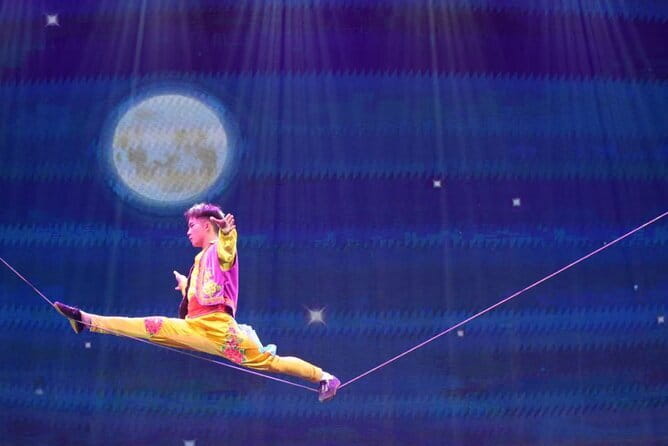 Beijing Acrobatic Show in Red Theater with Guide and Transfer - Private car service from Beijing hotels