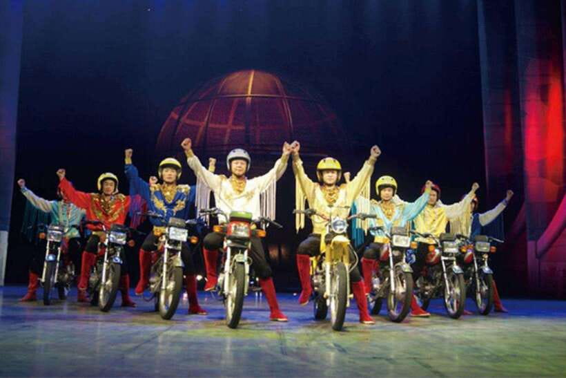 Beijing: Acrobatic Show Tickets Traditional & Modern Fusion - Who will enjoy this show most