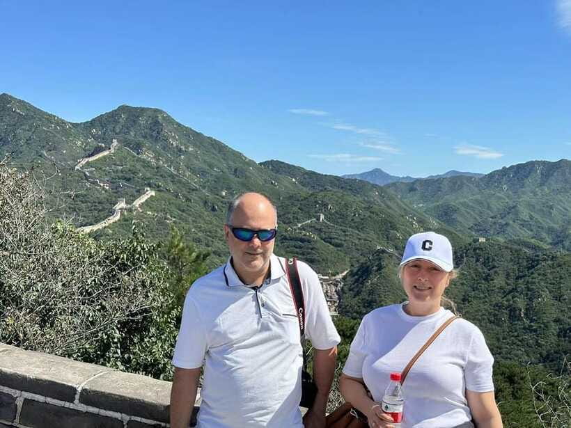 Beijing: Badaling Great Wall Private Tour w Language Option - What the guide adds to the visit