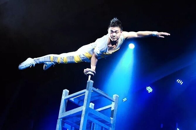 Beijing Evening Acrobat Show In Red Theater With Private Transfer - The story of the young Kung Fu student