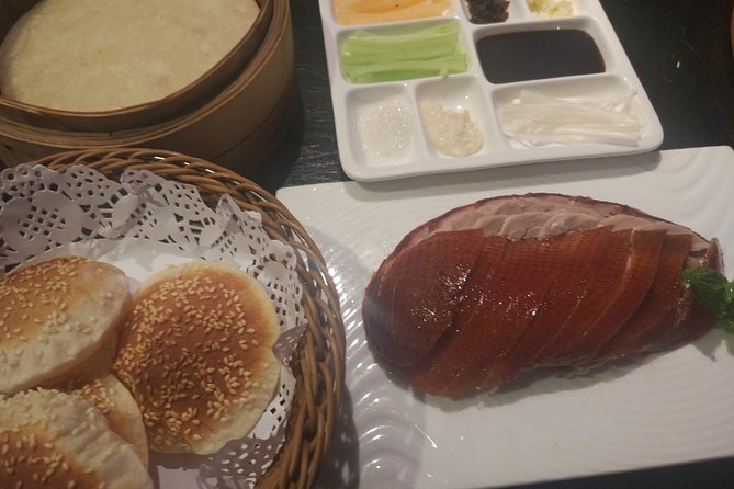 Beijing Evening Tour: Chaoyang Acrobatic Show with Peking Duck Dinner - Why this Beijing evening works so well