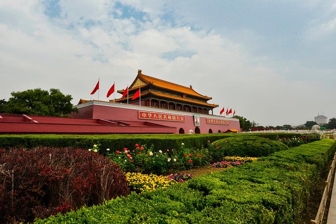 Beijing Forbidden City Skip-the-Line and Huanghuacheng Great Wall Private Tour - Entering the Forbidden City through the south gate