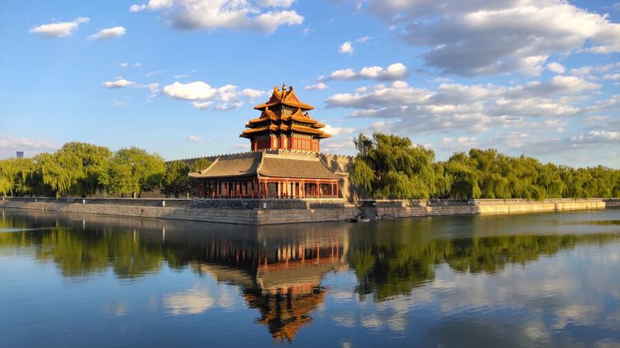 Beijing: Forbidden City Tour(Group/Private)-Tickets Included - From the Meridian Gate into the palace