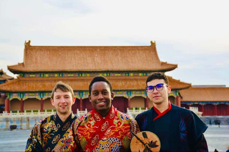 Beijing:Forbidden City Tour w/Traditional Costume Experience - Entering the Forbidden City with a private guide