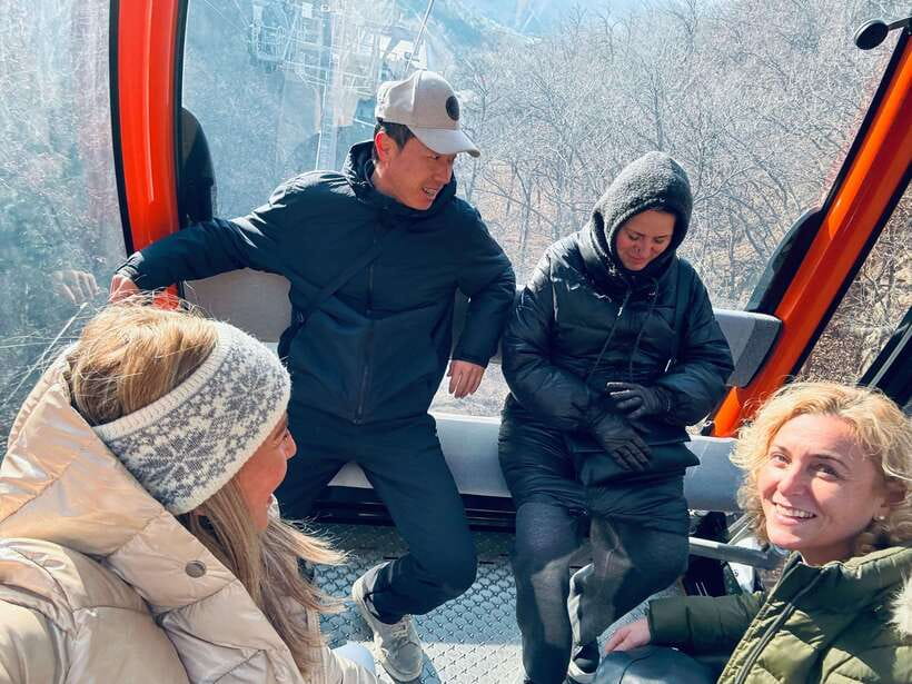 Beijing: Great Wall Layover Tour with a Native - Local food after the wall
