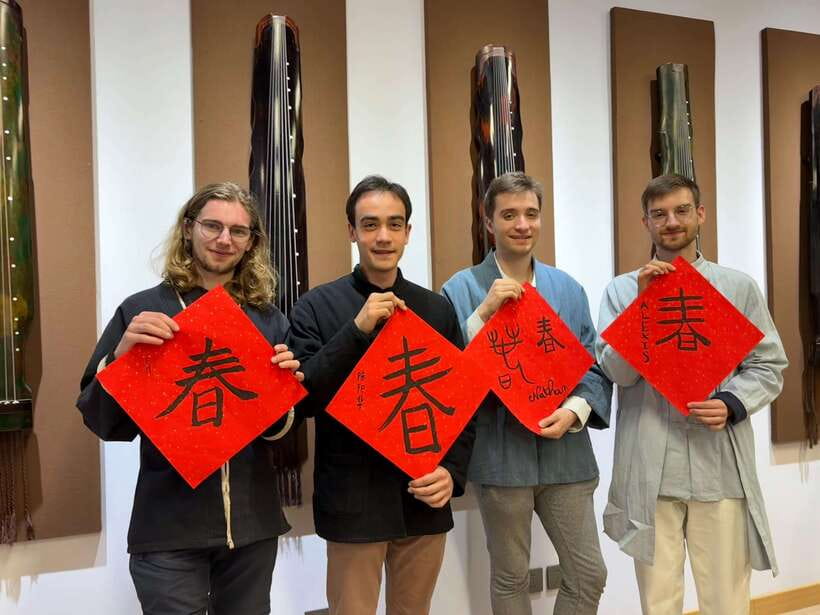 Beijing Hands-On Culture Tour: Tea, Instrument, Calligraphy - Getting there and meeting Sylvia