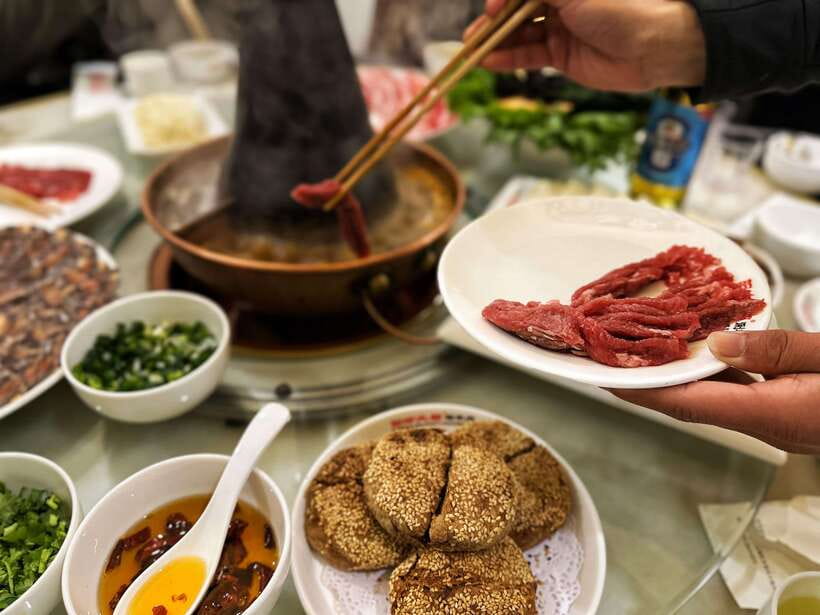 Beijing Hutong Food Crawl Delights: Peking duck, Hotpot&More - Roadside Snacks Between Restaurant Tables