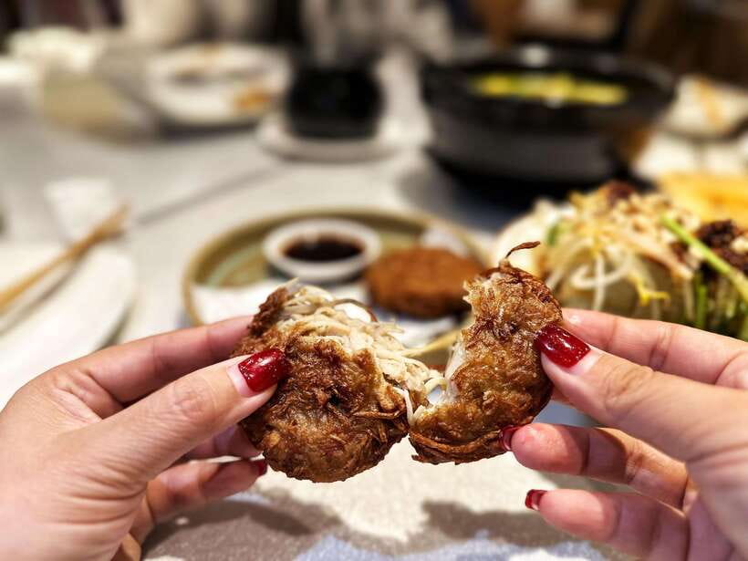 Beijing Hutong Food Crawl Delights: Peking duck, Hotpot&More - Group or Private Tour?