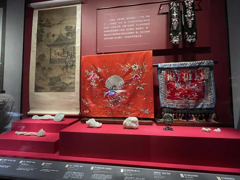 Beijing: Hutongs & Food & Culture Walking Tour - Shichahai’s lakes, willows, and hutong edges