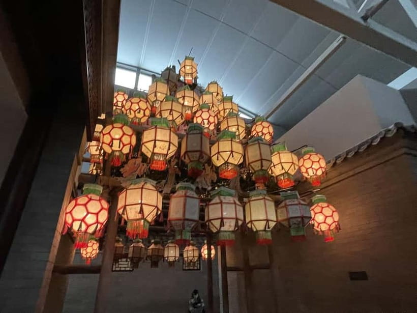 Beijing: Hutongs & Food & Culture Walking Tour - Tea, paper cutting, calligraphy, and Peking Opera