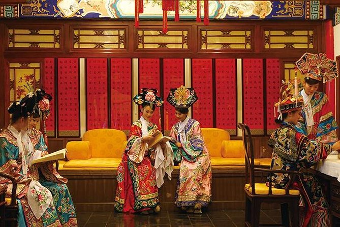 Beijing Imperial Dinning Experience with Night Tour - A palace garden instead of an ordinary dining room