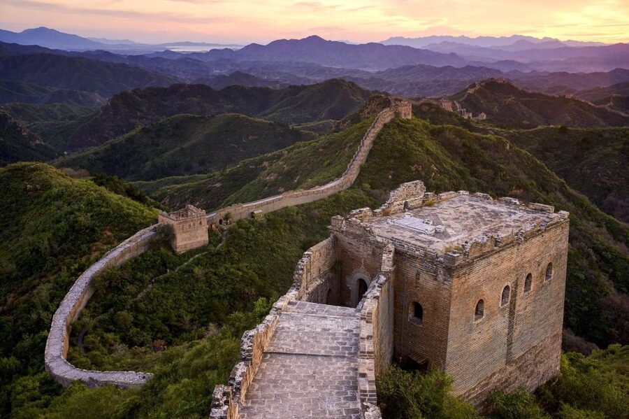 Beijing: Jinshanling and Simatai Wall&Gubei Watertown Tour - Which guide can make the difference