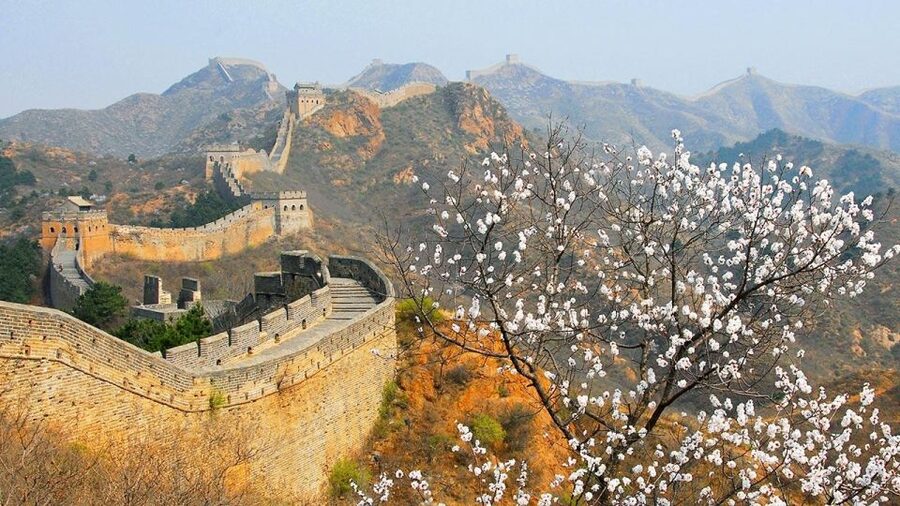 Beijing: Jinshanling and Simatai Wall&Gubei Watertown Tour - Should you book it?
