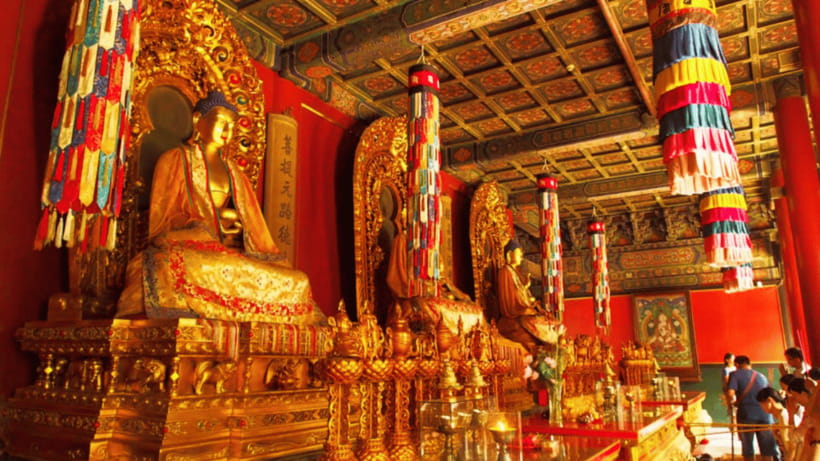 Beijing: Lama Temple (Yonghe Temple) Admission Ticket - Why the Lama Temple feels different from a palace visit