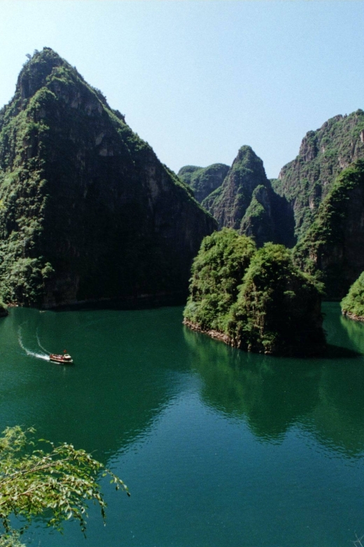 Beijing: Longqing Gorge w/Great Wall or Guyaju Private Tour - Choosing Guyaju Caves for a quieter second stop