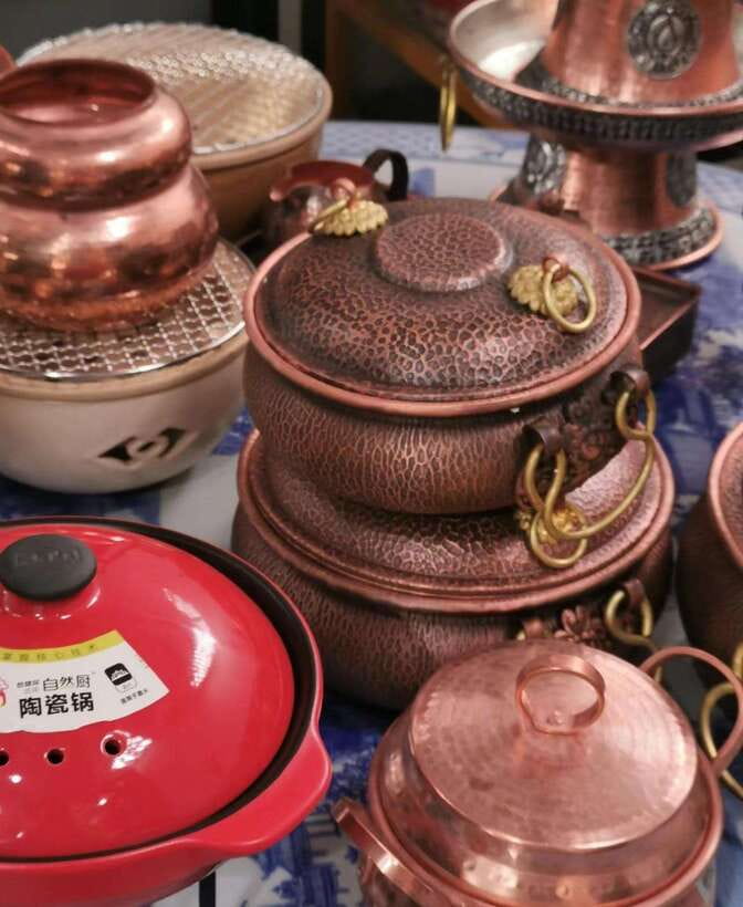 Beijing Market Tour with 10-course Family Feast - Key points to know before booking