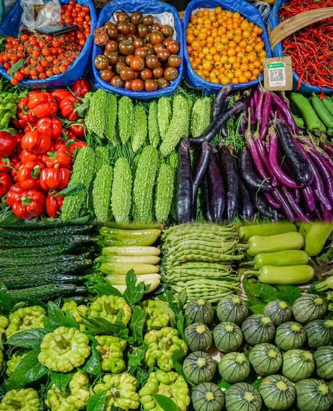 Beijing Market Tour with 10-course Family Feast - A Beijing food tour built around a family table