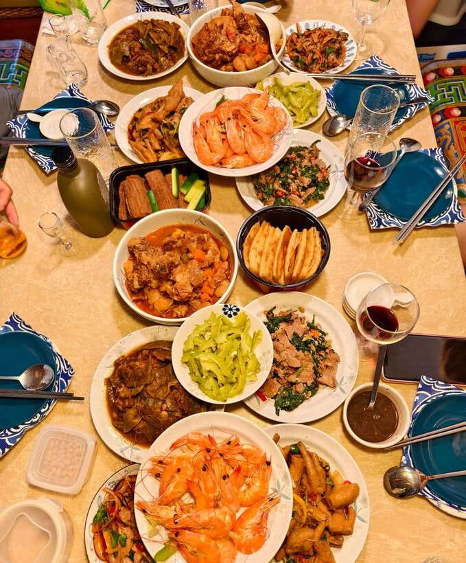 Beijing Market Tour with 10-course Family Feast - Who will enjoy this experience most?