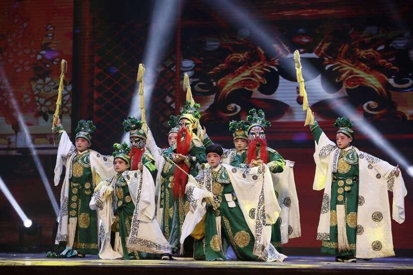Beijing: Must-See Peking Opera at Liyuan Theatre Ticket - Adding Beijing roast duck before the curtain