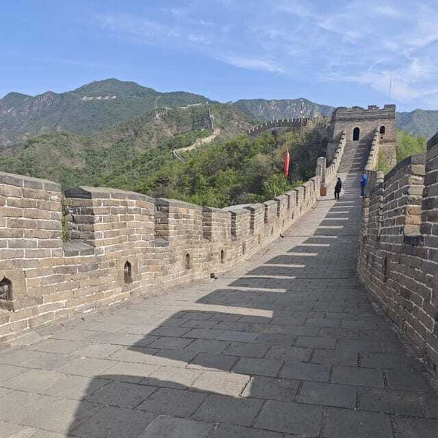 Beijing: Mutianyu Great Wall Private Layover Tour - A private guide who helps beyond the basic route