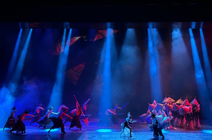 Beijing Night Golden Mask Dynasty Show Ticket with Guide and Pickup - The rotating stage, costumes, sound, and water