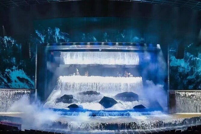 Beijing Night Golden Mask Dynasty Show Ticket with Guide and Pickup - Linda’s role at the theater