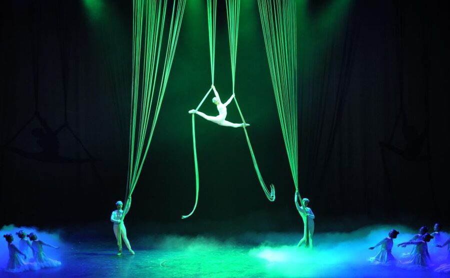 Beijing Night Tour with Acrobatics Show & PekingDuck Dinner - Should you book this Beijing night tour?