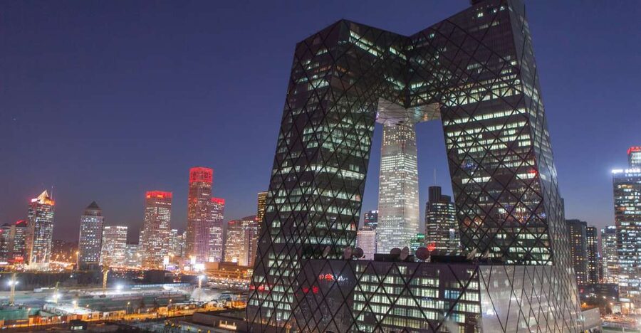 Beijing: Private Sightseeing Nighttime Tour with Transfer - Hutongs, local food, and a useful evening meal