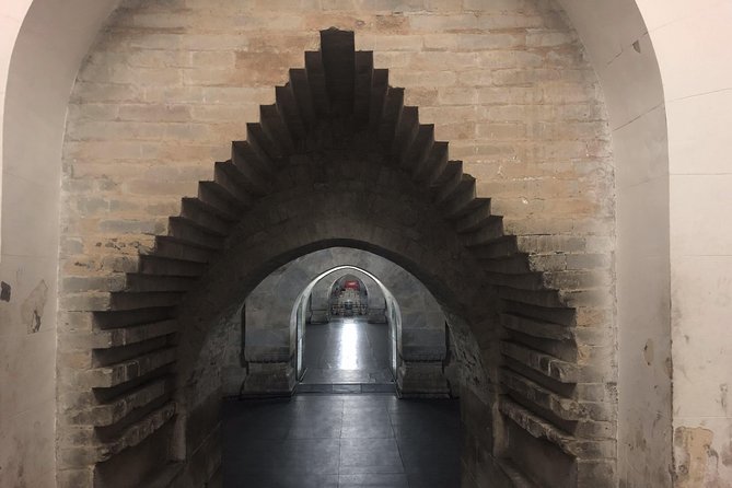 Beijing Private Tour: National Museum of China, Sacred Road and Ming Tombs - Lunch, the practical pause in the middle of the day
