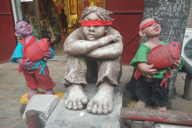 Beijing Private Tour to Mutianyu Great Wall and 798 Art District - A village lunch between the wall and 798