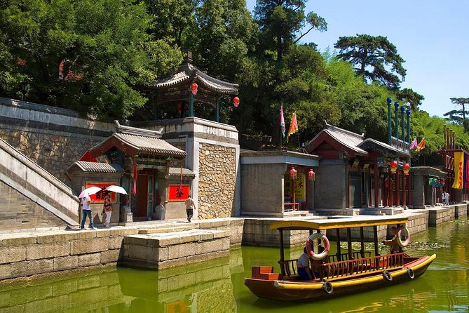Beijing Private Tour to Summer Palace plus Drum Tower Performance and Rickshaw - Cixi’s bedroom at the Hall of Happiness and Longevity