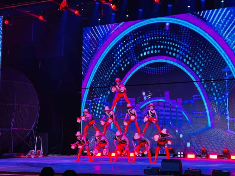 Beijing: Qinle Palace Acrobatics Show Ticket - The opening acts: traditional skill with a modern edge