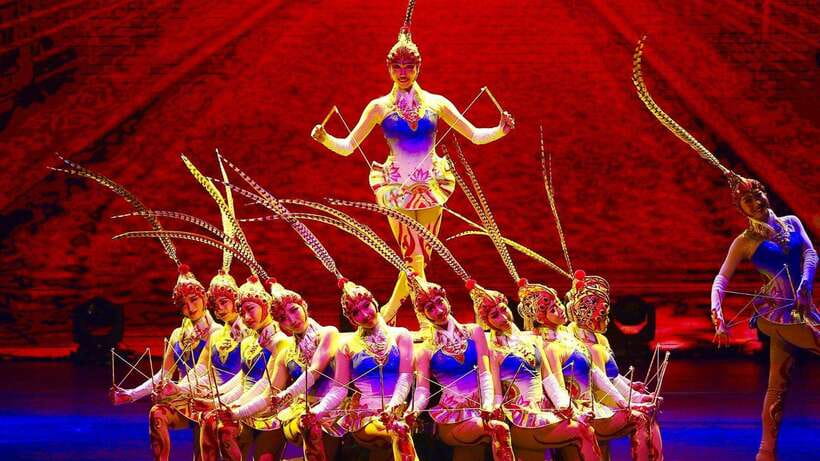 Beijing: Red Theatre Acrobatics Show Ticket-Local Must-See - The high chair act and the jiu-jitsu finale