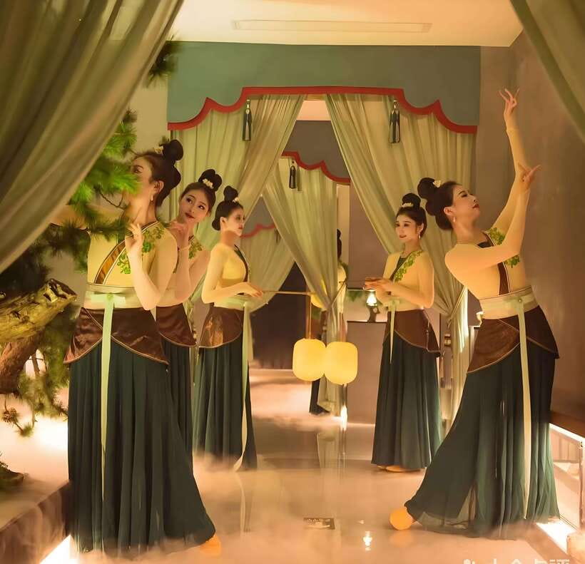 Beijing Royal Dinning Experience with cultural performance - The food: formal presentation, unfamiliar flavors