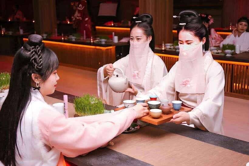 Beijing Royal Dinning Experience with cultural performance - Who will enjoy this experience most?