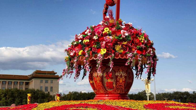 Beijing: Tiananmen Square Entry Registration Service - The Monument to the People’s Heroes
