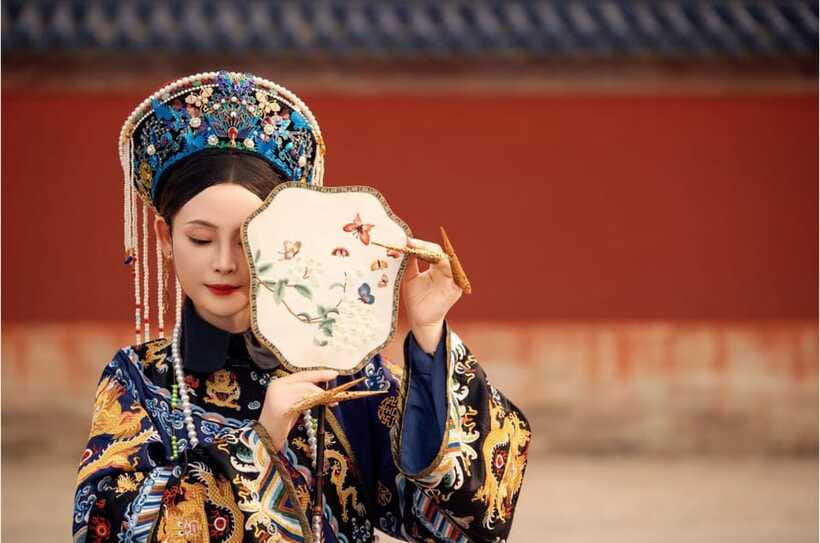 Beijing: Traditional Chinese Costume Makeover & Photo Shoot - Choosing your Hanfu and beginning the makeover