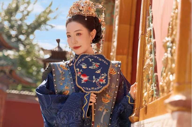 Beijing: Traditional Chinese Costume Makeover & Photo Shoot - Professional makeup, hair, and posing help