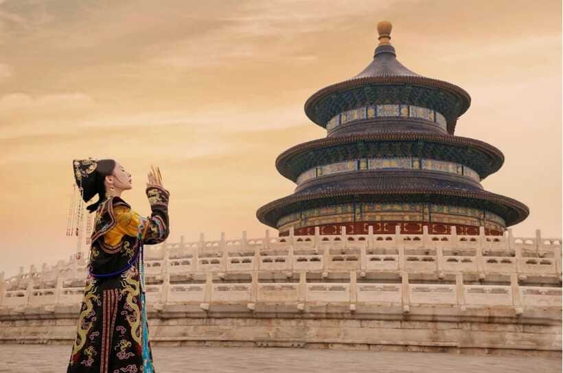 Beijing: Traditional Chinese Costume Makeover & Photo Shoot - Taking the portraits at scenic Beijing locations