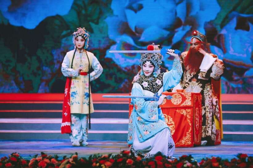 Beijing: Traditional Cultural Show Peking Opera Tickets - Arriving at Jianguo Hotel Qianmen at 7:00 PM