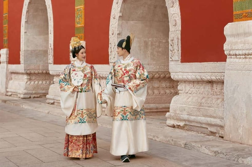 Beijing Traditional Hanfu Experience & Photoshoot for Groups - A Beijing portrait session with real preparation