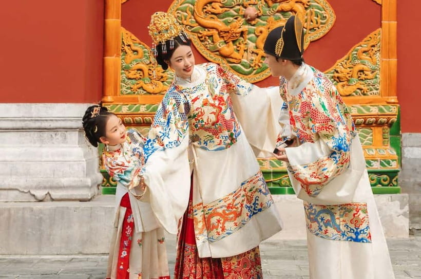 Beijing Traditional Hanfu Experience & Photoshoot for Groups - What the photographer adds