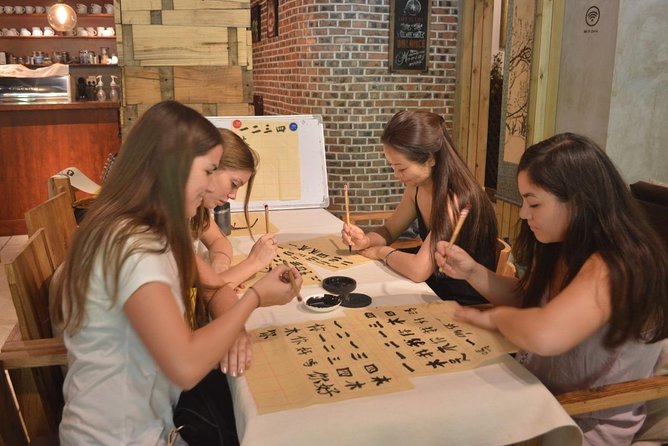 Beijing Wangfujing Calligraphy Class by Forbidden City - Why the family-friendly format is useful