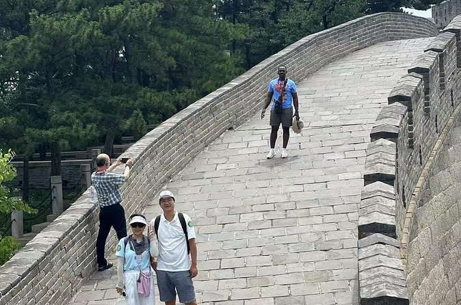 BusDa-Private Mutianyu Great Wall Trip with English Guide - Food, payment, and small practical matters
