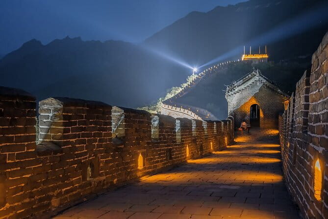 BusDa-Sunset Glow at Mutianyu Great Wall Night Bus Tour w/ Ticket - Arriving at Mutianyu Great Wall